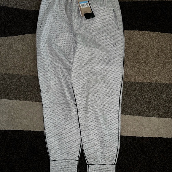 Nike Forward Therma Fit ADV Tech Pack Gray Joggers (M) NWT - Picture 4 of 7
